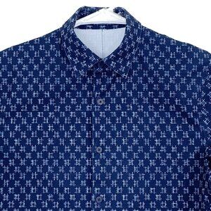 Lululemon Airing Easy Vented Button Up Short Sleeve Shirt Mens Geometric Small